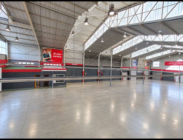 1,690M² WAREHOUSE FOR SALE IN ORMONDE